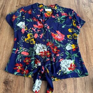 Excellent condition Anthropologie Maeve short sleeved flowered blouse size 10